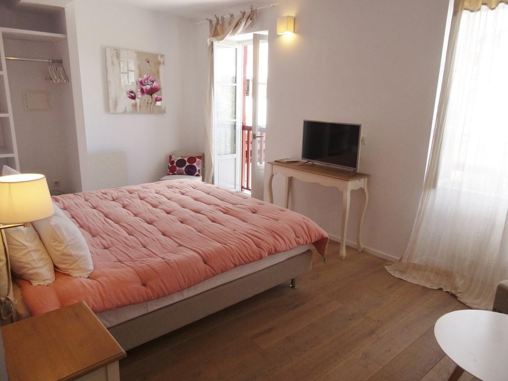 Hotel & Spa Harretchea, Cote Basque アエズ エクステリア 写真